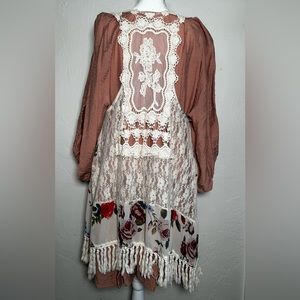 VINTAGE 90s Crochet & Lace Cover